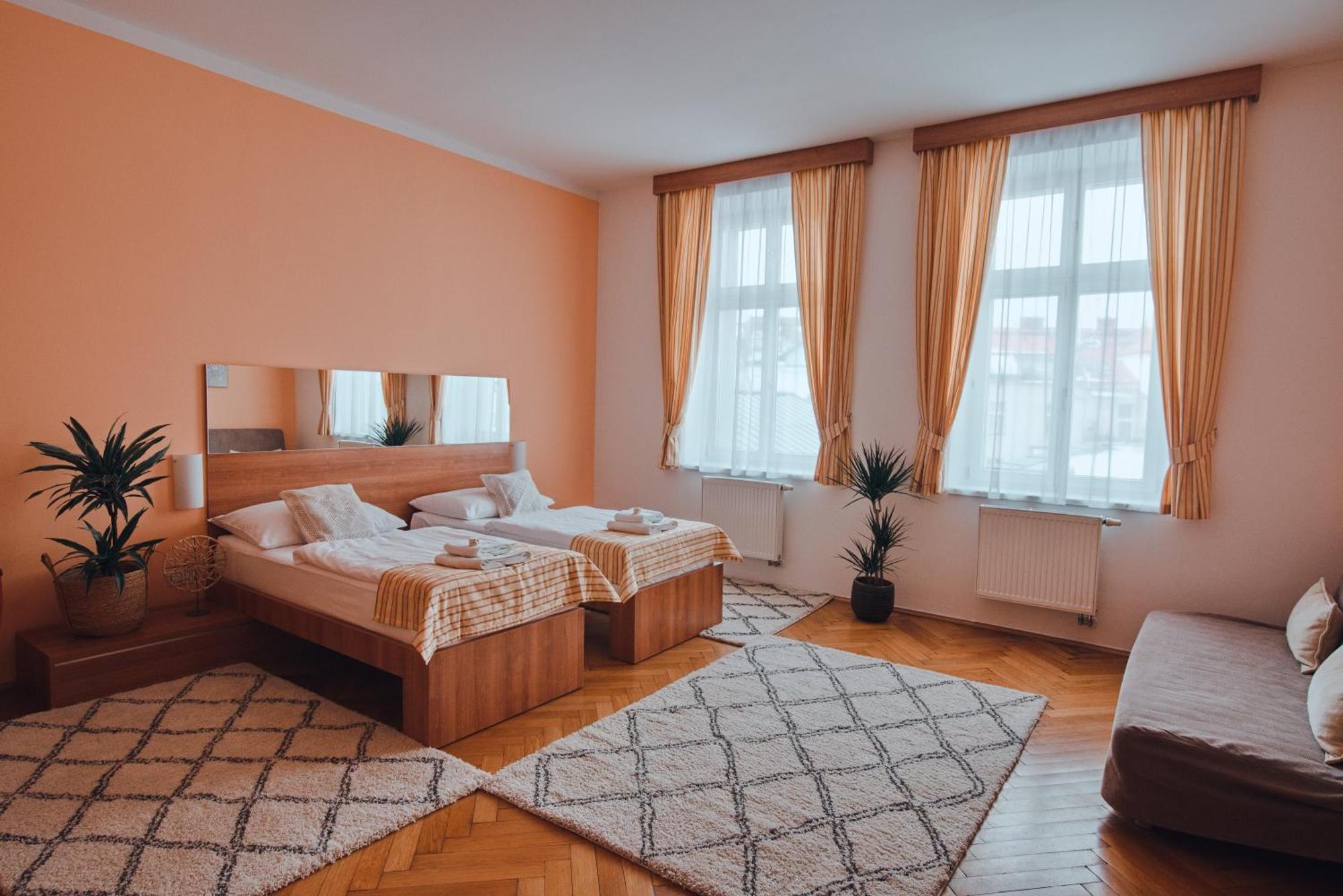 Hotel Grand Hradec Králové Kültér fotó