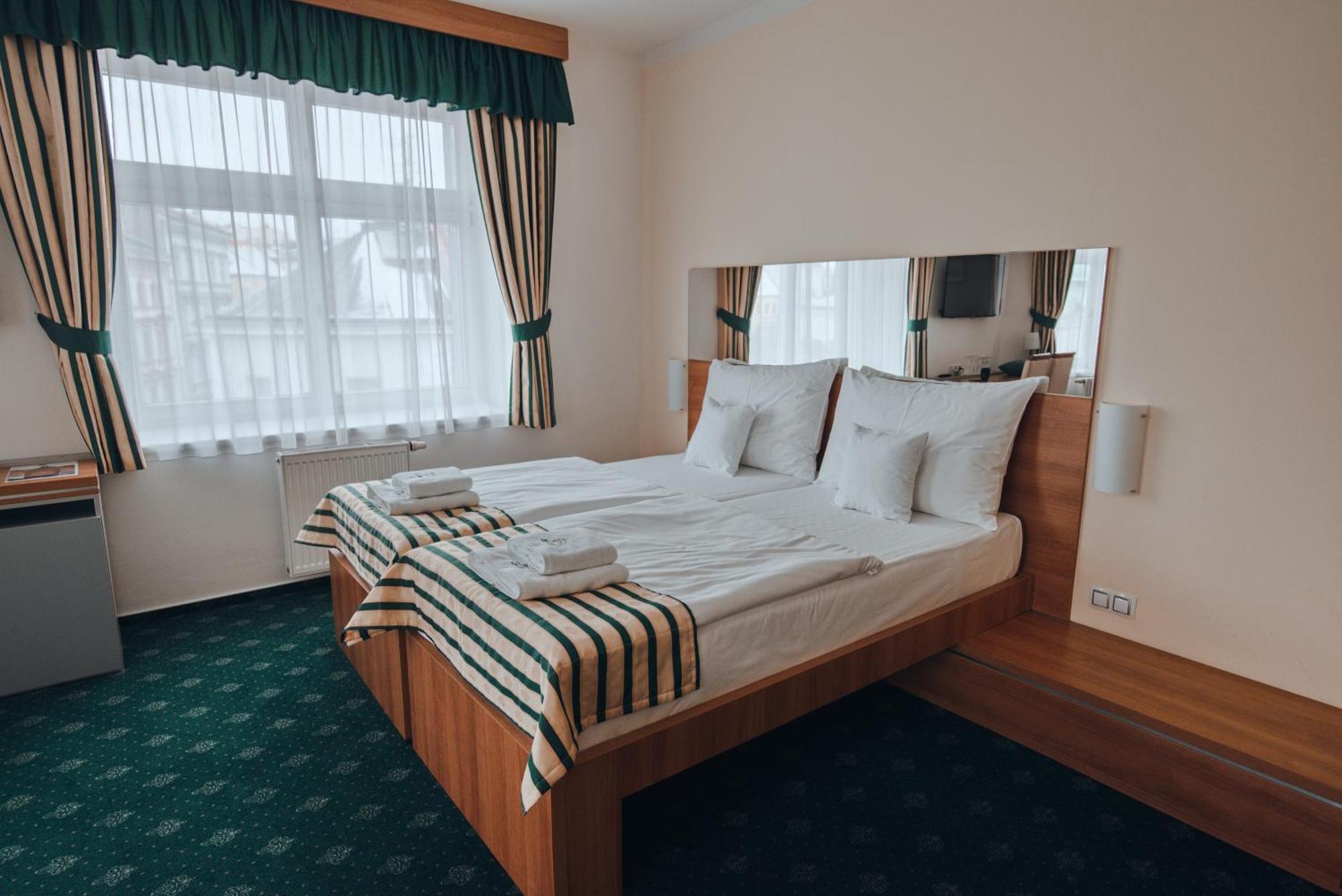 Hotel Grand Hradec Králové Kültér fotó