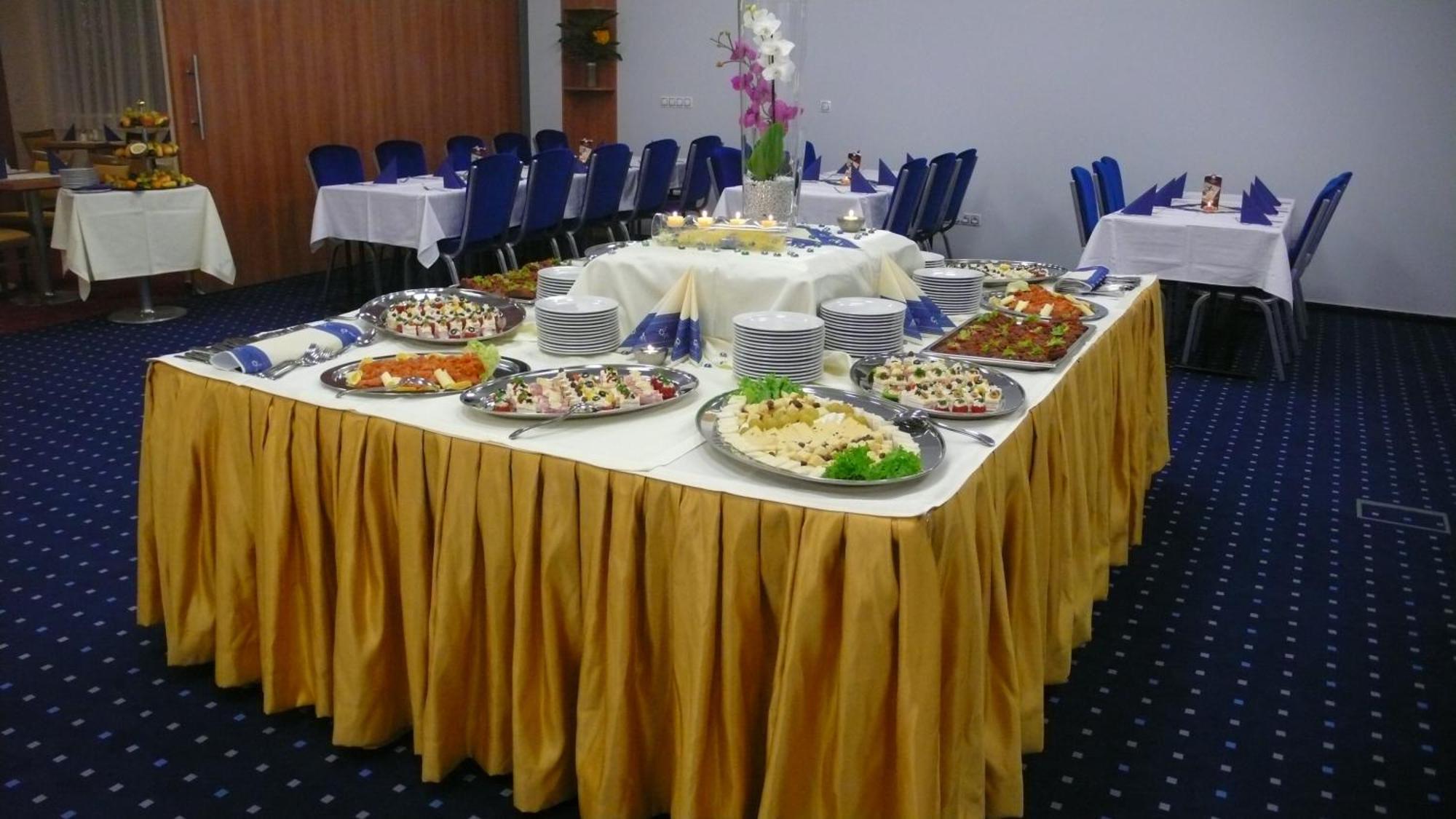 Hotel Grand Hradec Králové Kültér fotó