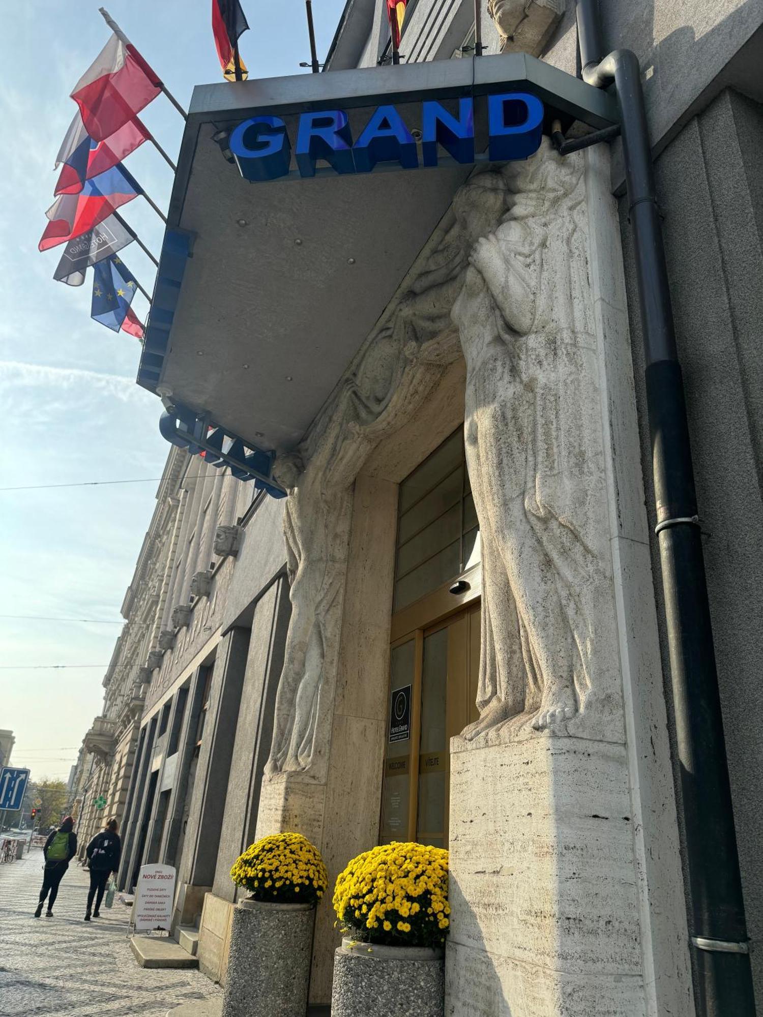 Hotel Grand Hradec Králové Kültér fotó