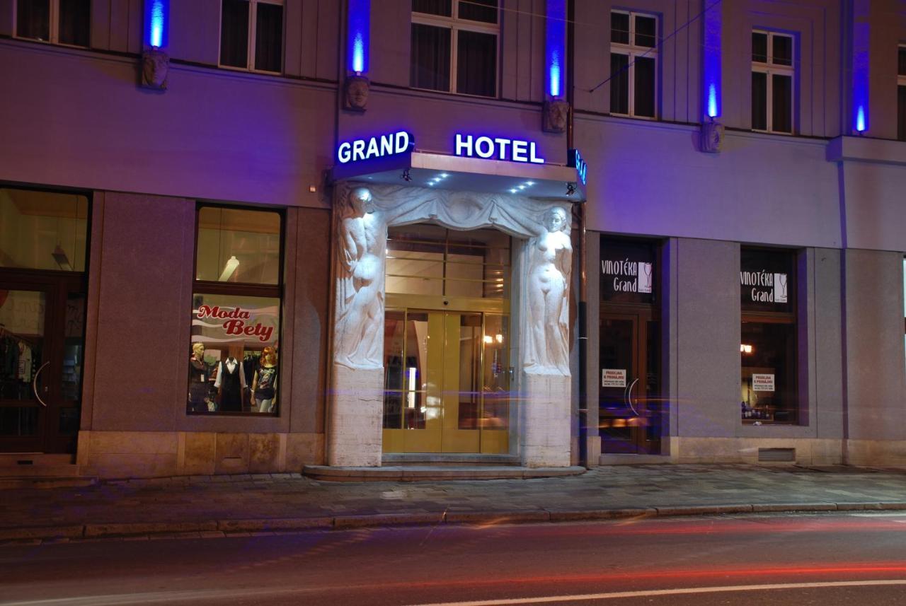 Hotel Grand Hradec Králové Kültér fotó